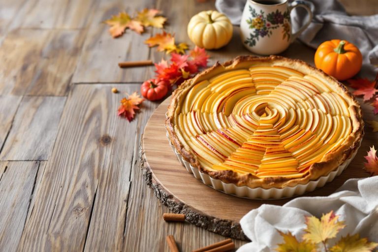 Avec seulement 4 ingrédients, réalisez la tarte aux pommes la plus simple de l’automne.jpg