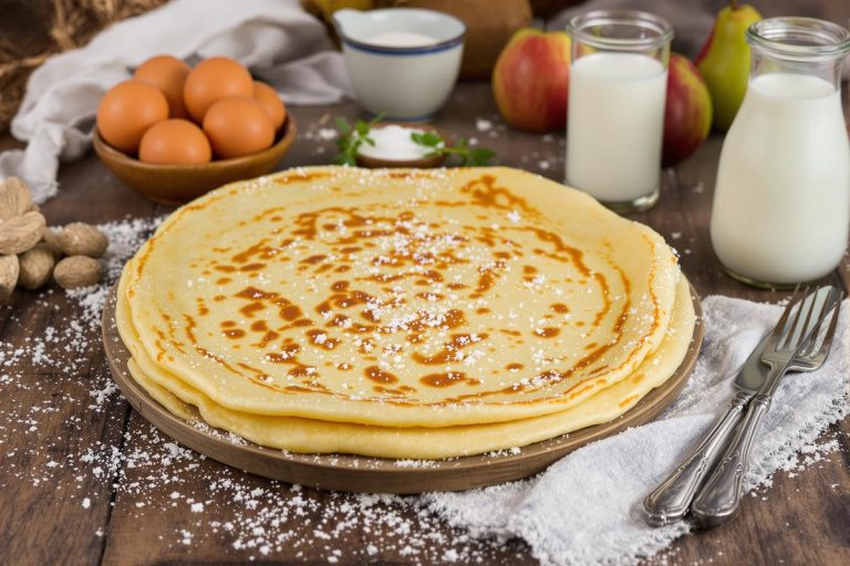 Matafan (ou matefaim) comme en Savoie : la recette traditionnelle de ces crêpes qu'adorent faire les grands-mères.jpg